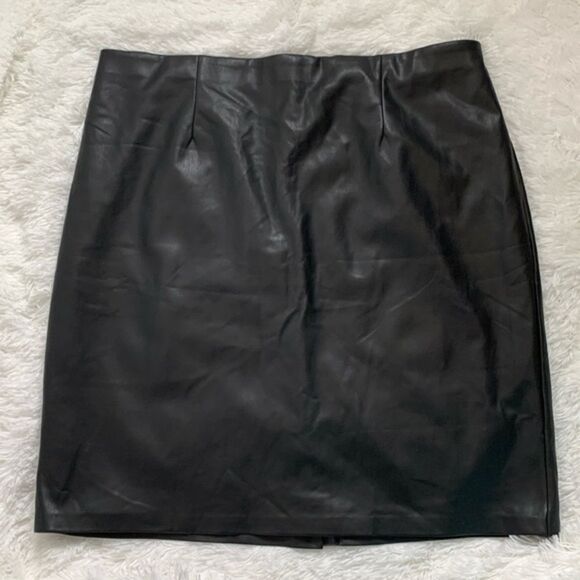 NWT Eloquii High Waisted Black Faux Leather Pencil Skirt Plus Sz 22 - Picture 4 of 11